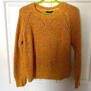 Denver Hayes knit sweater. Size L.